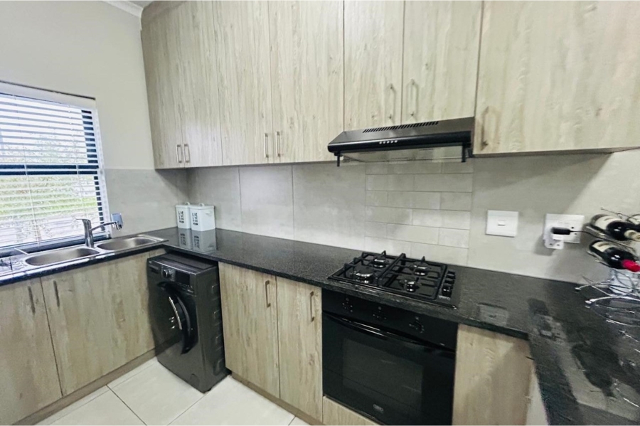 2 Bedroom Property for Sale in Aan de Wijnlanden Western Cape